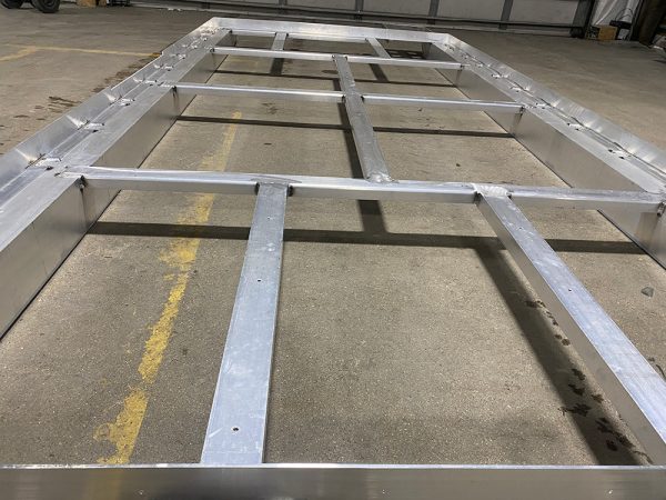 Skid house chassis