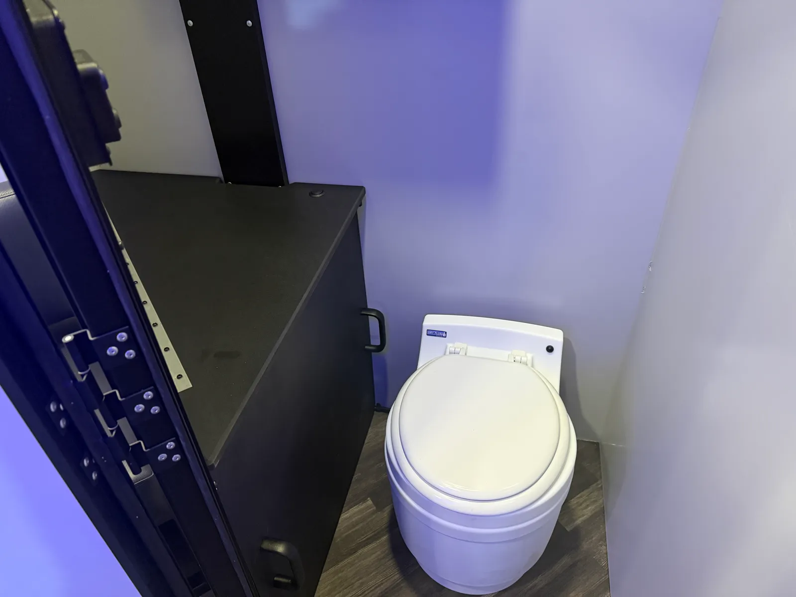 Ambush Venture 165-9HPW-011