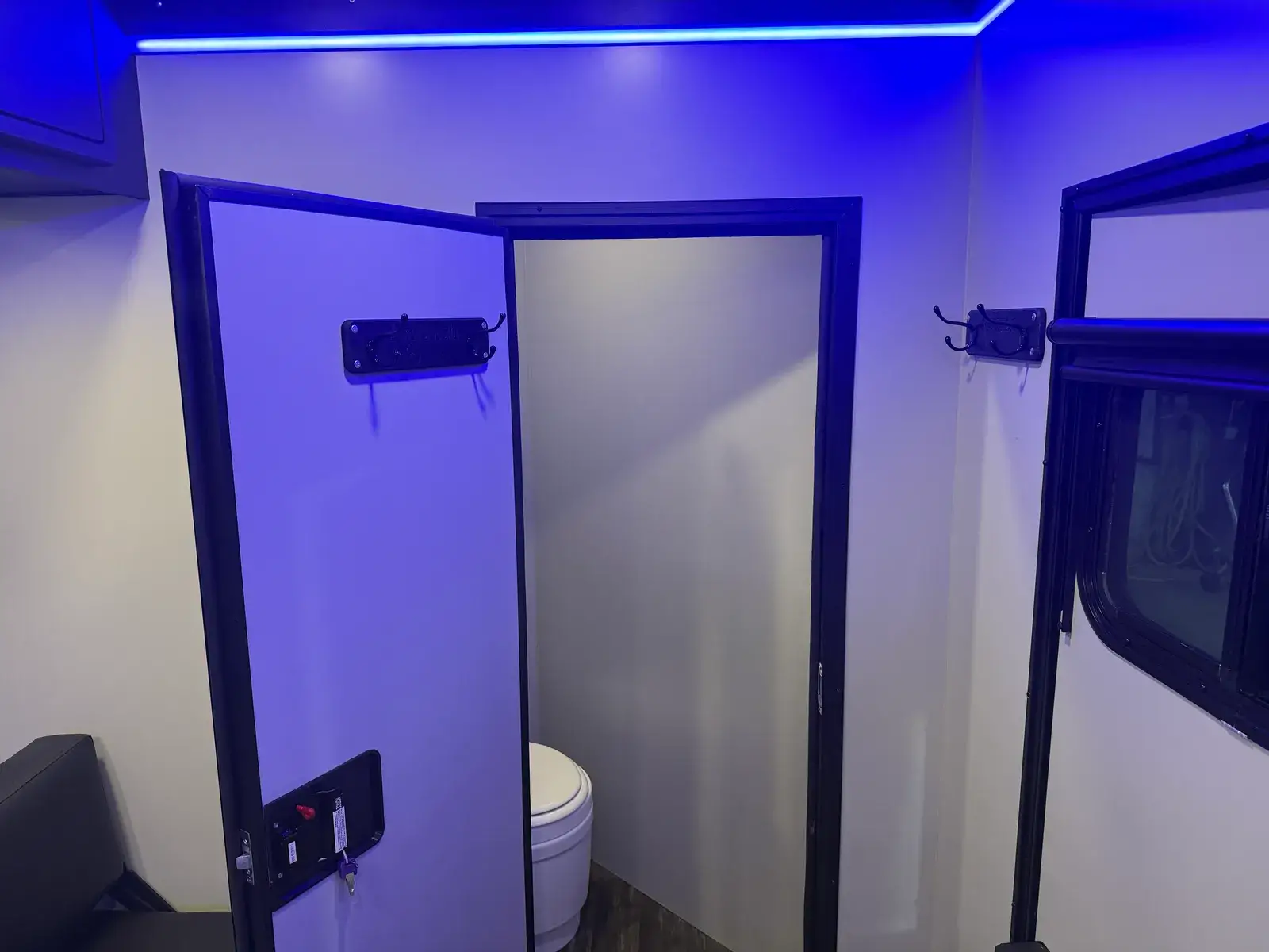 Ambush Venture 165-9HPW